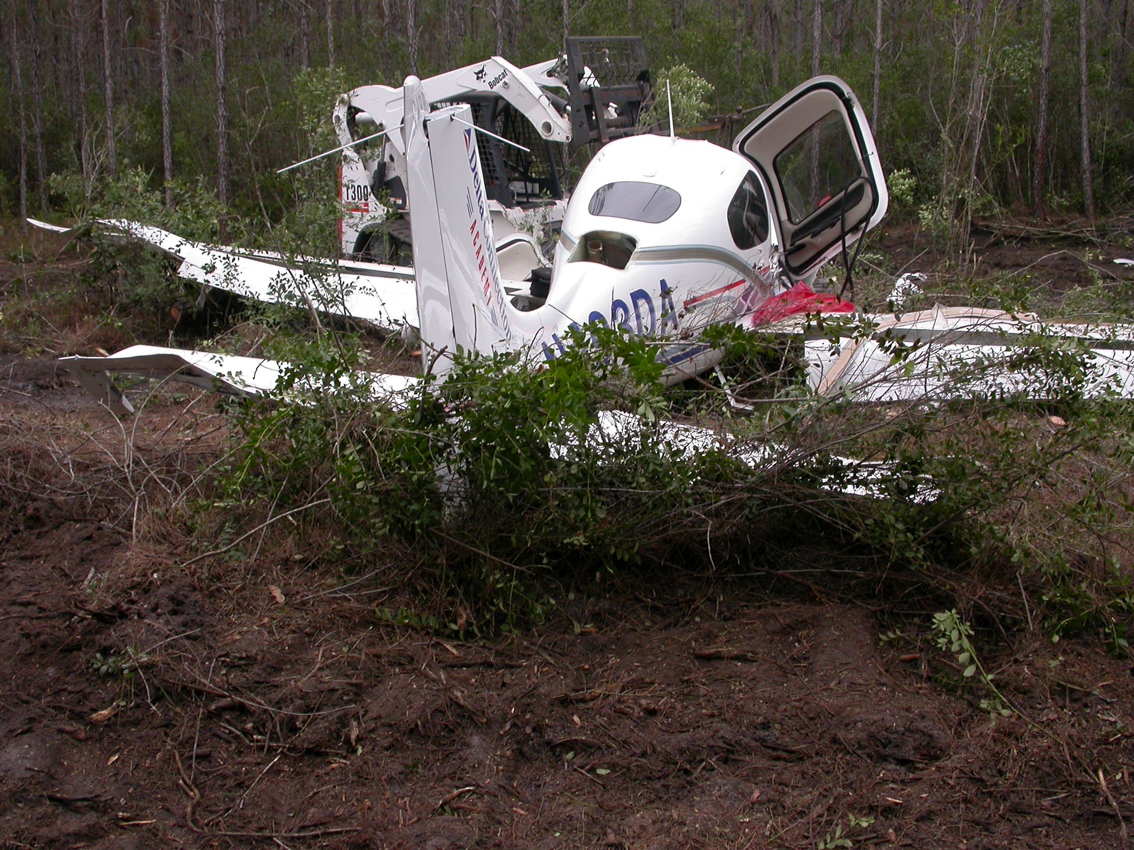 CIRRUS DESIGN CORP SR20 accident investigation - Deltona, FL