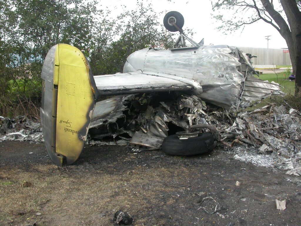 BEECH E18S accident investigation - Eden Prairie, MN