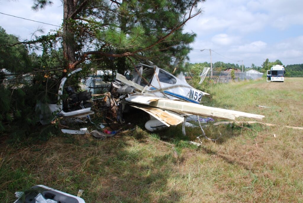 CIRRUS SR20 accident investigation - Chapel Hill, NC