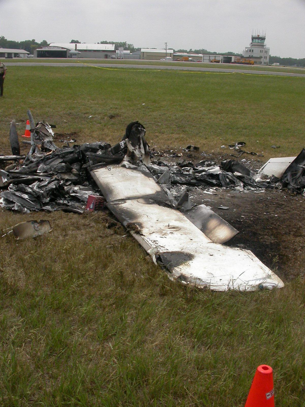 Cirrus Design Corporation SR22 accident investigation - Crystal, MN