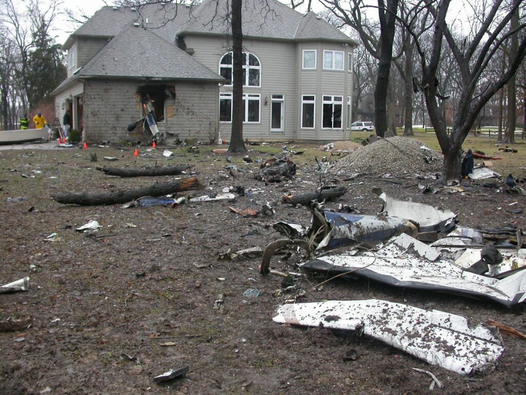 SMITH AEROSTAR 601P accident investigation - Sugar Grove, IL