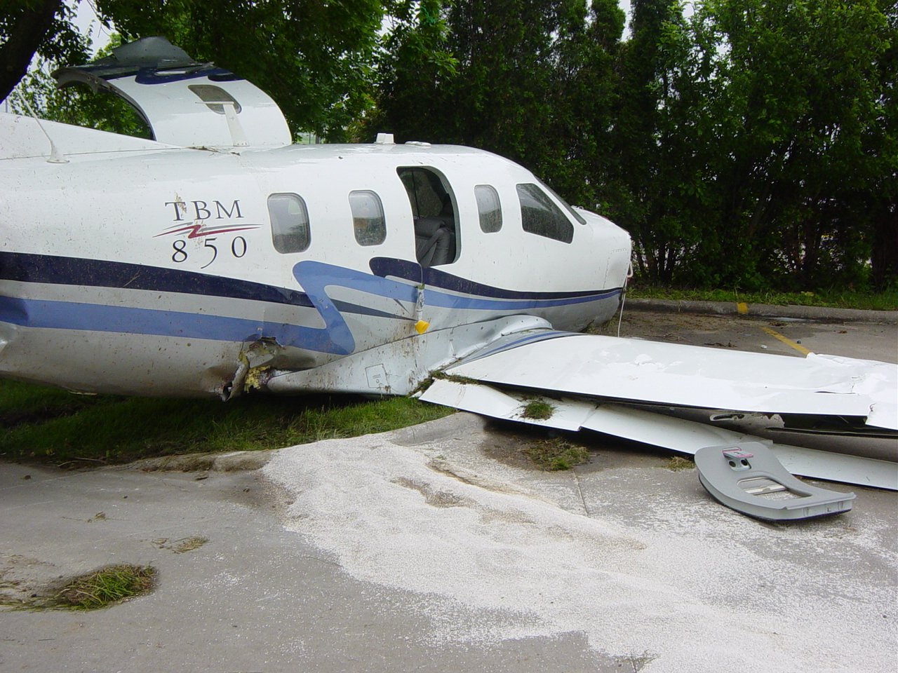 SOCATA TBM 700 (850) accident investigation - Iowa City, IA