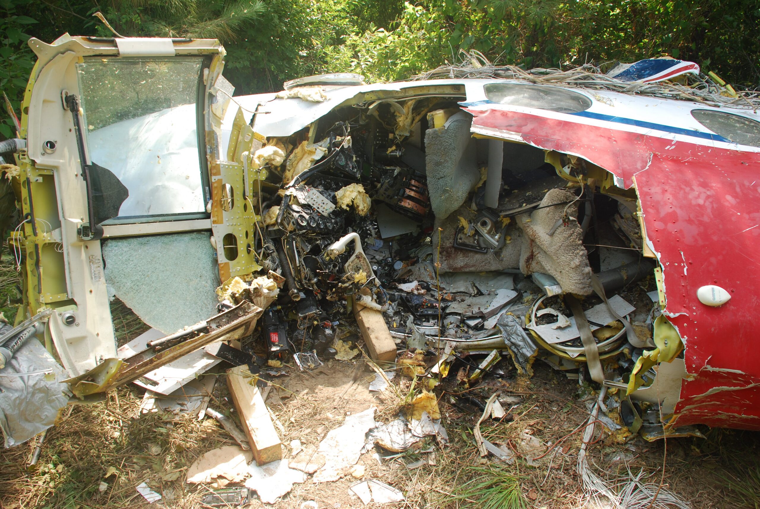 BEECH E90 accident investigation - Karnack, TX