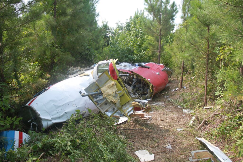 BEECH E90 accident investigation - Karnack, TX