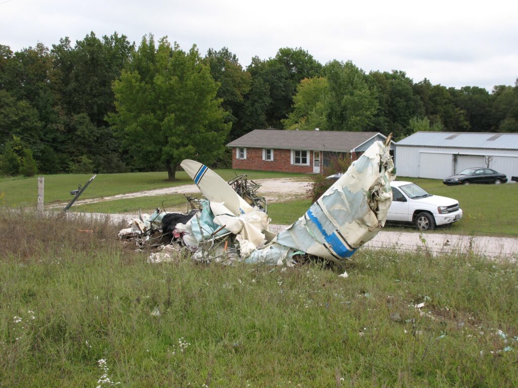 PIPER PA-12 accident investigation - Columbia, MO